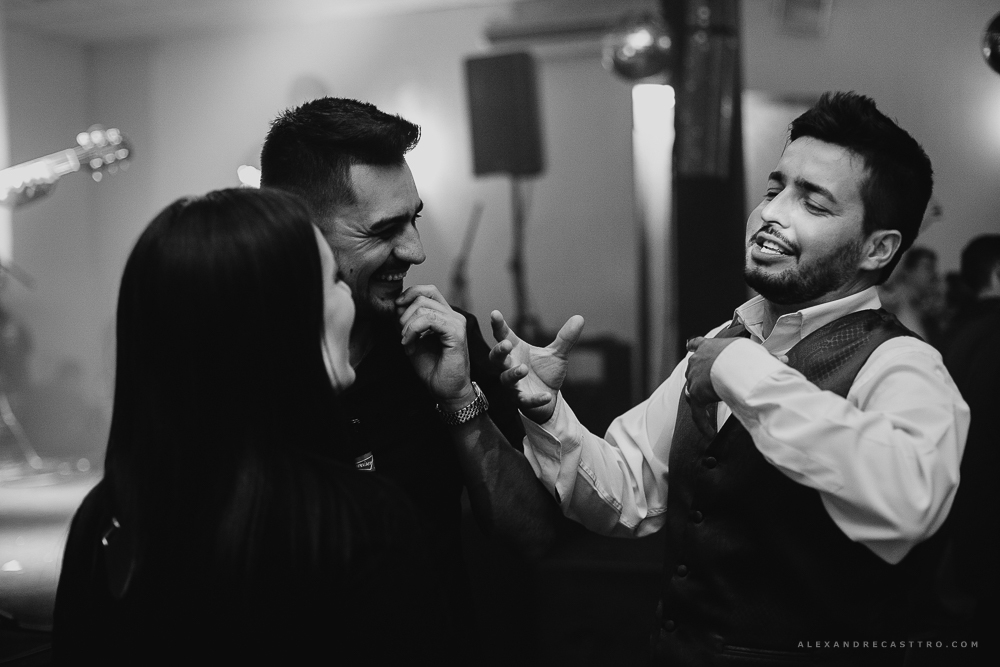 Casamento de Debora e Rogerio em Patos de Minas na Igreja santa terezinha fotografo alexandre casttro