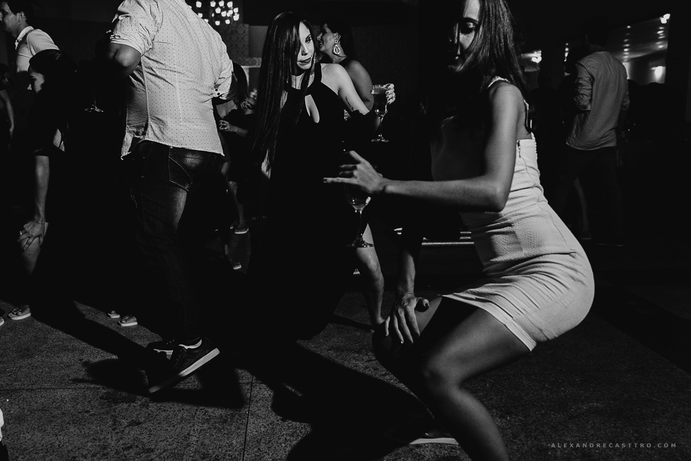 Casamento de Debora e Rogerio em Patos de Minas na Igreja santa terezinha fotografo alexandre casttro