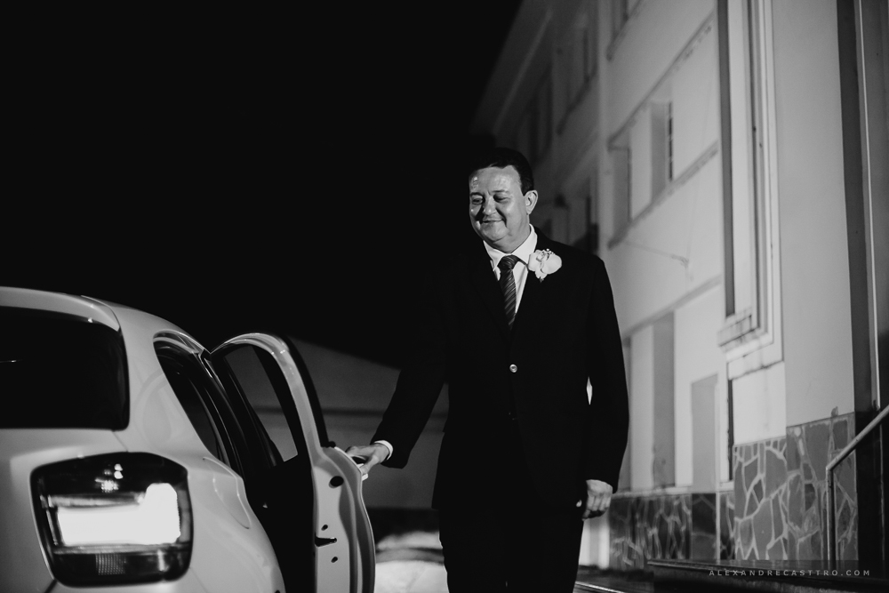 Casamento de Debora e Rogerio em Patos de Minas na Igreja santa terezinha fotografo alexandre casttro
