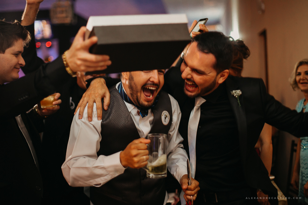 Casamento de Debora e Rogerio em Patos de Minas na Igreja santa terezinha fotografo alexandre casttro
