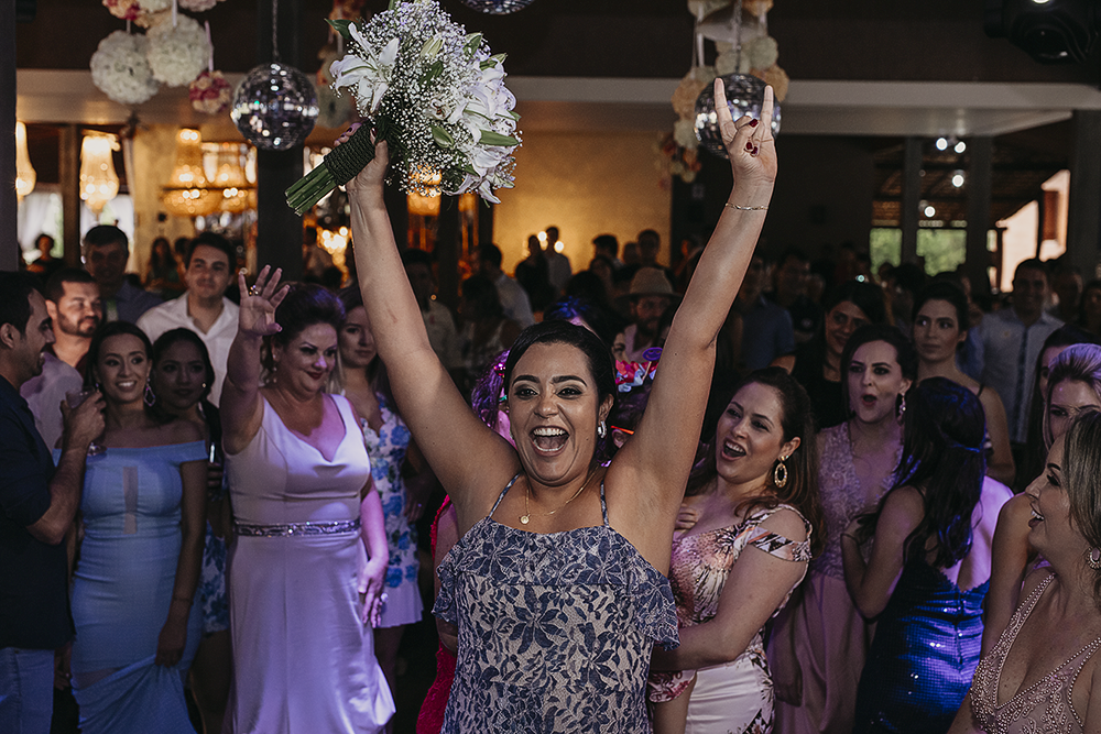 Casamento no campo durante o dia em carmo do paranaiba e sao gotardo fotografado por alexandre casttro 