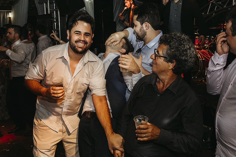 Casamento no campo durante o dia em carmo do paranaiba e sao gotardo fotografado por alexandre casttro 