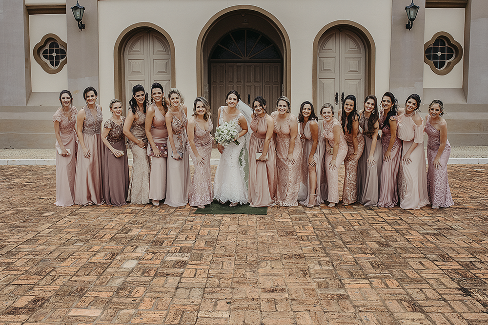 Casamento no campo durante o dia em carmo do paranaiba e sao gotardo fotografado por alexandre casttro  foto das madrinhas