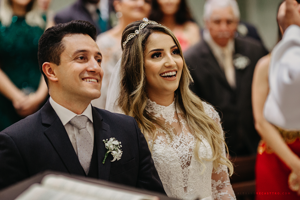 casamento lindo de laura e eliardo em patos de minas na igraja santa terezinha fotos para inspiração fotografos alexandre casttro imagens de amor