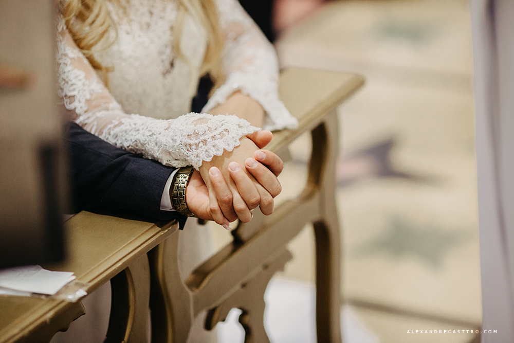 casamento lindo de laura e eliardo em patos de minas na igraja santa terezinha fotos para inspiração fotografos alexandre casttro imagens de amor