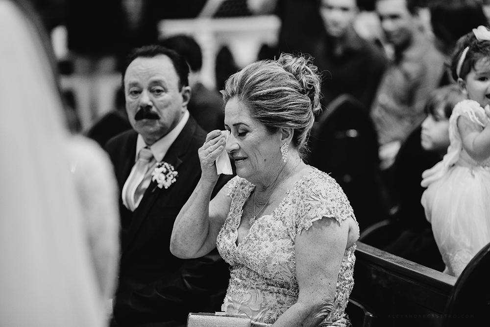 casamento lindo de laura e eliardo em patos de minas na igraja santa terezinha fotos para inspiração fotografos alexandre casttro imagens de amor