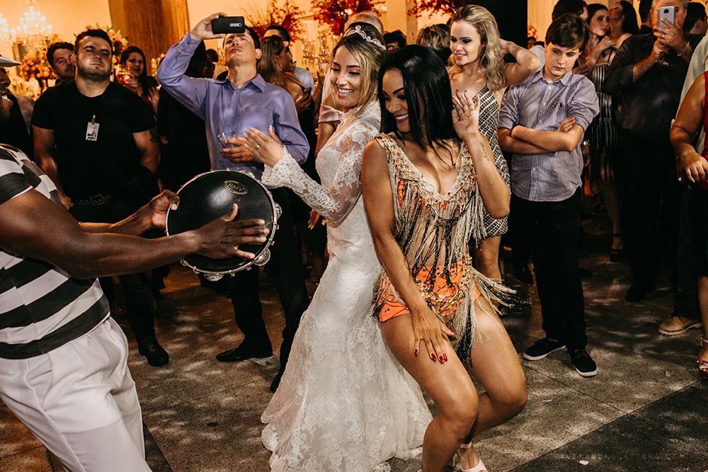 casamento lindo de laura e eliardo em patos de minas na igraja santa terezinha fotos para inspiração fotografos alexandre casttro imagens de amor