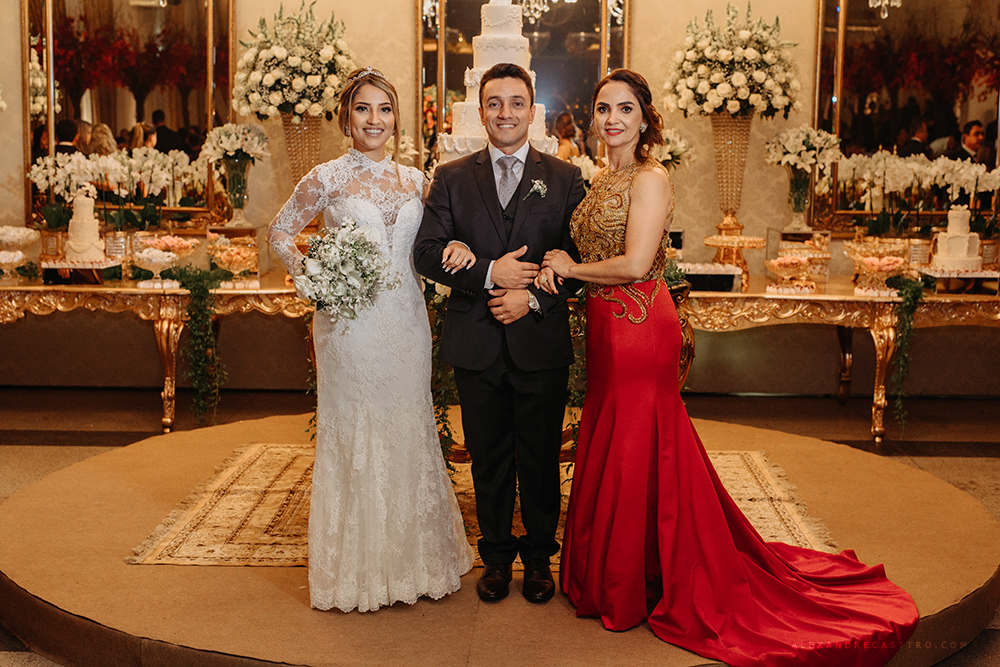 casamento lindo de laura e eliardo em patos de minas na igraja santa terezinha fotos para inspiração fotografos alexandre casttro imagens de amor