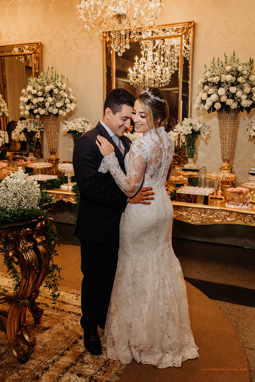 casamento lindo de laura e eliardo em patos de minas na igraja santa terezinha fotos para inspiração fotografos alexandre casttro imagens de amor