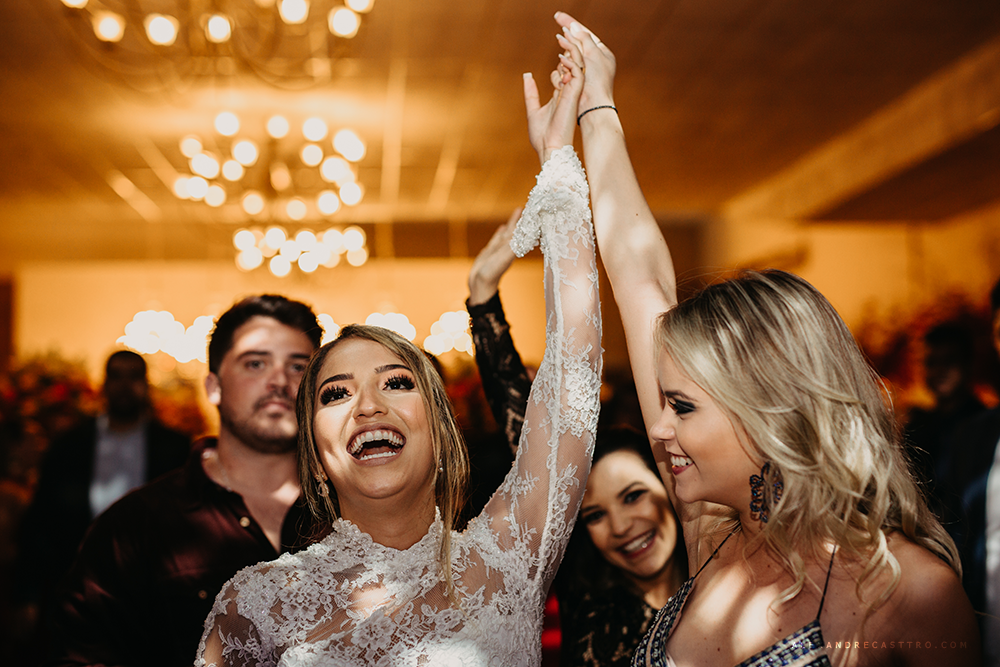casamento lindo de laura e eliardo em patos de minas na igraja santa terezinha fotos para inspiração fotografos alexandre casttro imagens de amor