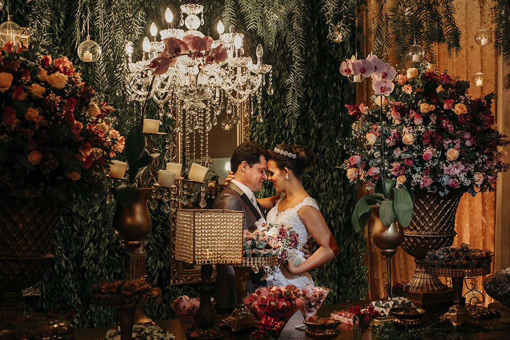 fotografia de casamento dos noivos barbara e renilson no sala de festas house fest em patos de minas fotografado por alexandre casttro e pamela benfica fotografos