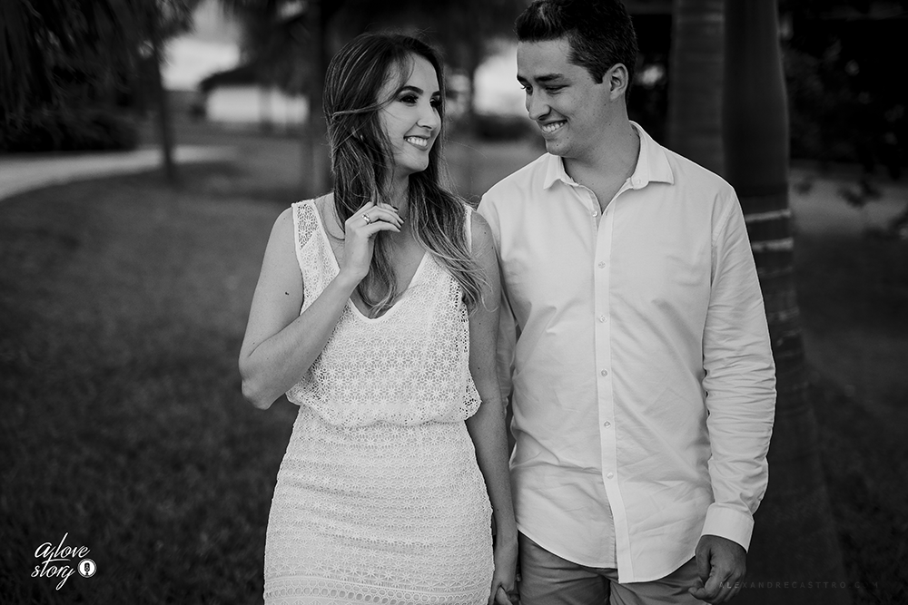 ensaio namorando de camila e igor em patos de minas fotografo alexandre casttro pre wedding  com fotos em preto e branco