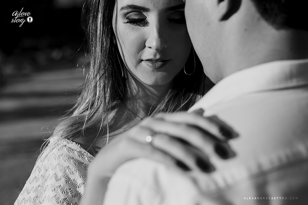 ensaio namorando de camila e igor em patos de minas fotografo alexandre casttro pre wedding  com fotos em preto e branco