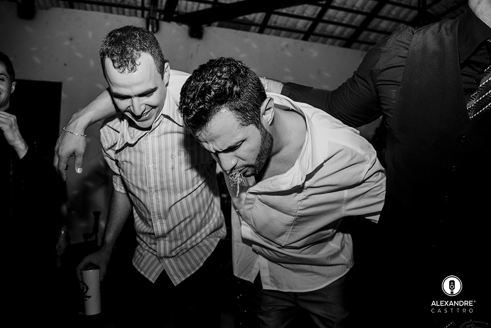 casamento de carla e thiago na igreja do rosario em patos de minas com recepçao no espaço verde fotografado por alexandre casttro e produção no salao stella mendonça