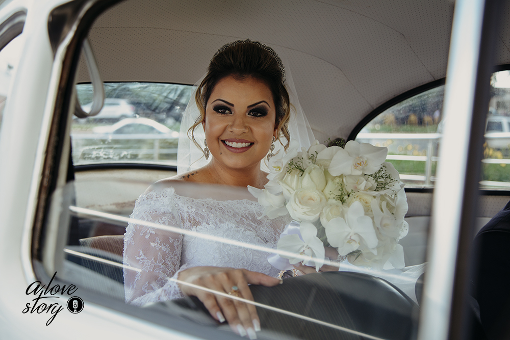 casamento de carla e thiago na igreja do rosario em patos de minas com recepçao no espaço verde fotografado por alexandre casttro e produção no salao stella mendonça