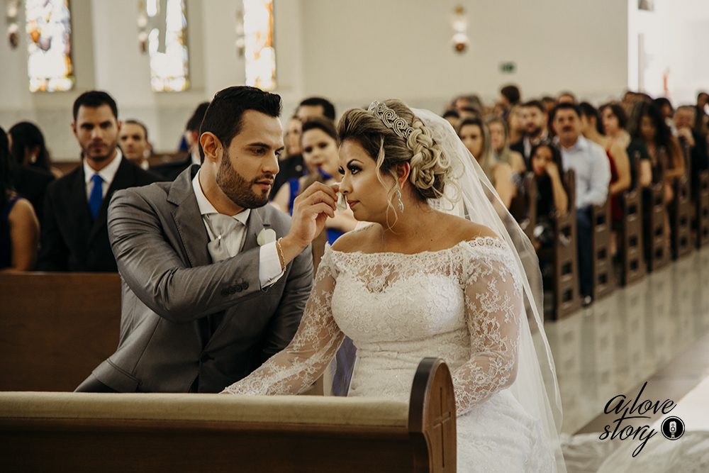 casamento de carla e thiago na igreja do rosario em patos de minas com recepçao no espaço verde fotografado por alexandre casttro e produção no salao stella mendonça