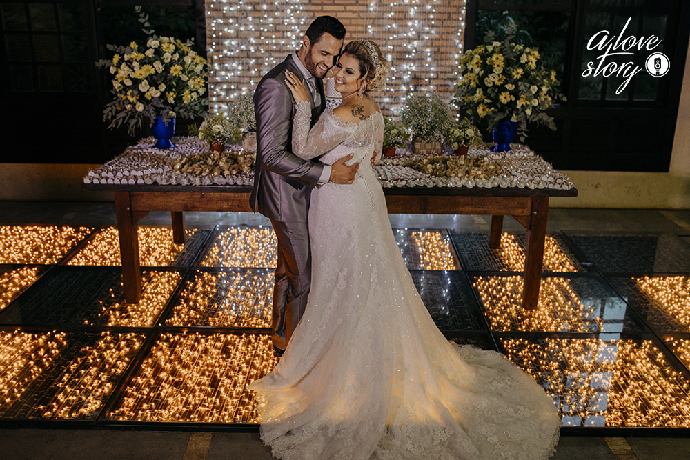 casamento de carla e thiago na igreja do rosario em patos de minas com recepçao no espaço verde fotografado por alexandre casttro e produção no salao stella mendonça
