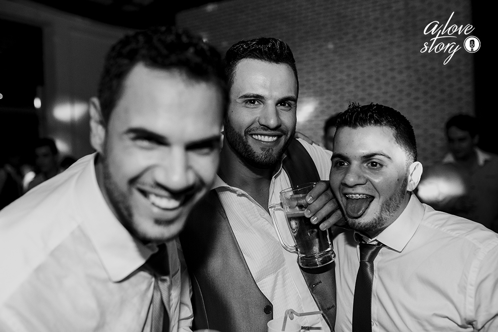 casamento de carla e thiago na igreja do rosario em patos de minas com recepçao no espaço verde fotografado por alexandre casttro e produção no salao stella mendonça