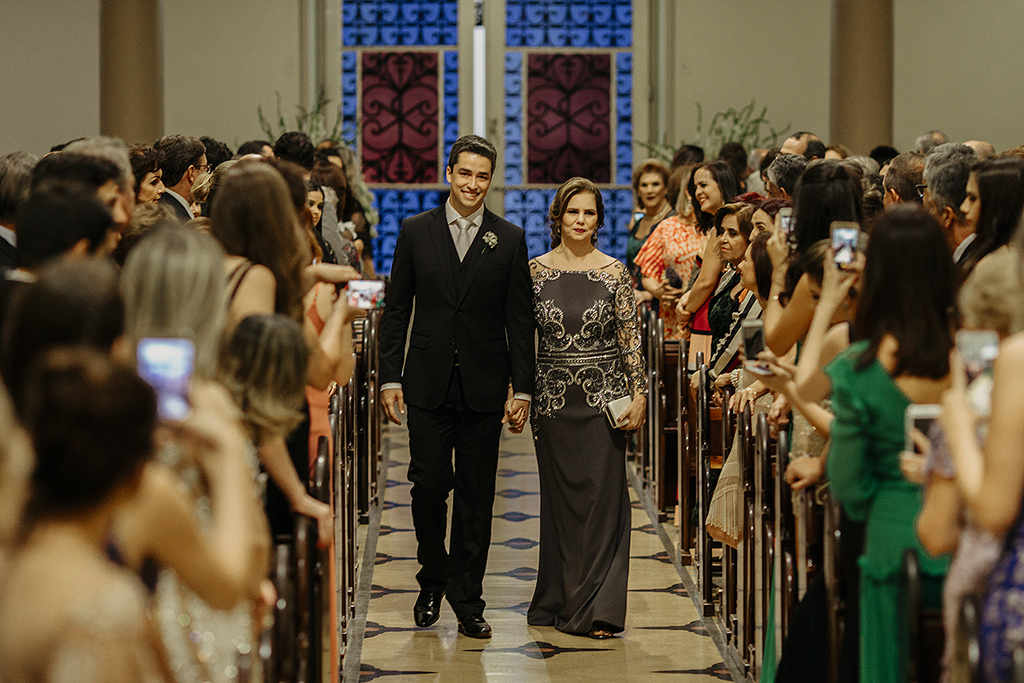Casamento Camila Queiroz e Igor na Igreja dos Capuchinhos em Patos de Minas Fotografo Alexandre Casttro Conceito eventos Faelo Filmes Wellignton Guimaraes Stella Mendonça Banda Pagô Salao de Festas DB 