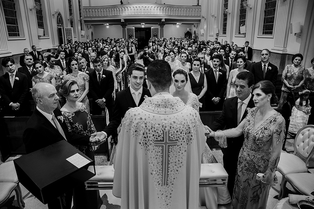 Casamento Camila Queiroz e Igor na Igreja dos Capuchinhos em Patos de Minas Fotografo Alexandre Casttro Conceito eventos Faelo Filmes Wellignton Guimaraes Stella Mendonça Banda Pagô Salao de Festas DB 