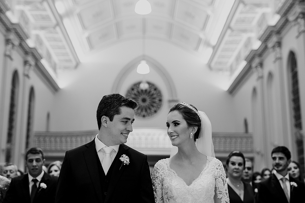 Casamento Camila Queiroz e Igor na Igreja dos Capuchinhos em Patos de Minas Fotografo Alexandre Casttro Conceito eventos Faelo Filmes Wellignton Guimaraes Stella Mendonça Banda Pagô Salao de Festas DB 