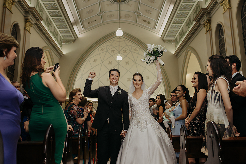 Casamento Camila Queiroz e Igor na Igreja dos Capuchinhos em Patos de Minas Fotografo Alexandre Casttro Conceito eventos Faelo Filmes Wellignton Guimaraes Stella Mendonça Banda Pagô Salao de Festas DB 