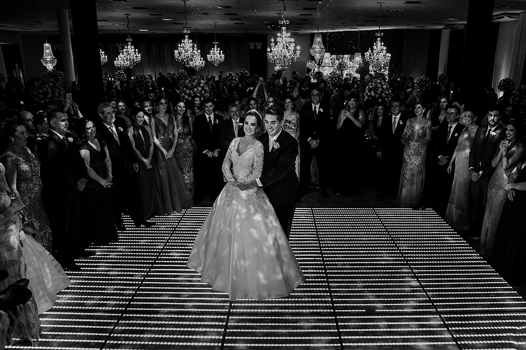 Casamento Camila Queiroz e Igor na Igreja dos Capuchinhos em Patos de Minas Fotografo Alexandre Casttro Conceito eventos Faelo Filmes Wellignton Guimaraes Stella Mendonça Banda Pagô Salao de Festas DB 