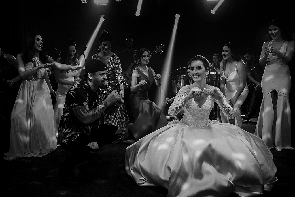 Casamento Camila Queiroz e Igor na Igreja dos Capuchinhos em Patos de Minas Fotografo Alexandre Casttro Conceito eventos Faelo Filmes Wellignton Guimaraes Stella Mendonça Banda Pagô Salao de Festas DB 