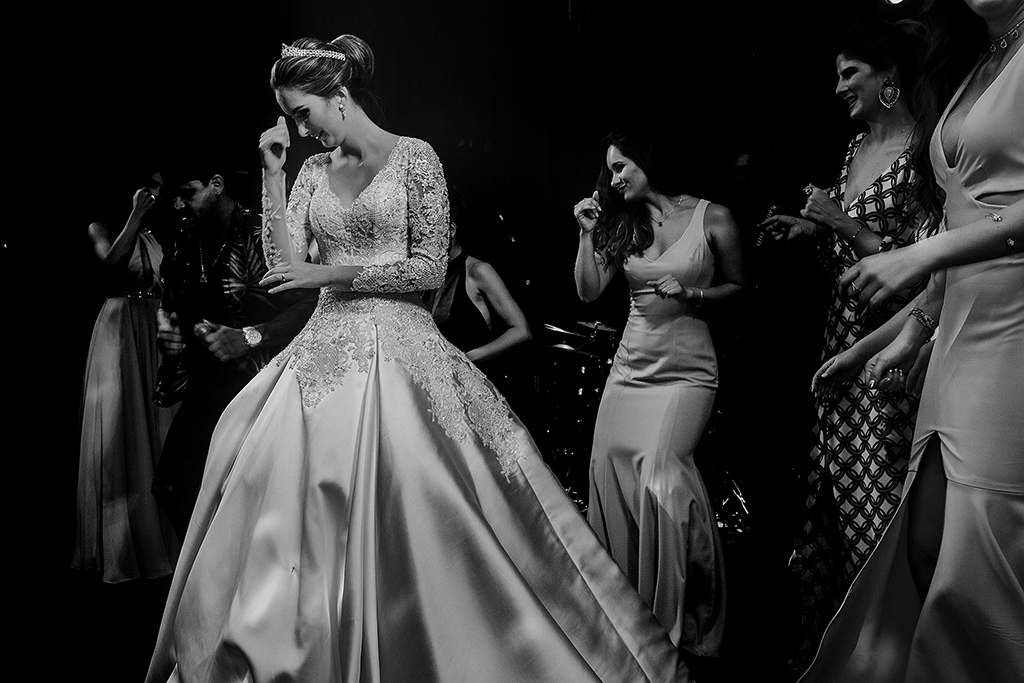 Casamento Camila Queiroz e Igor na Igreja dos Capuchinhos em Patos de Minas Fotografo Alexandre Casttro Conceito eventos Faelo Filmes Wellignton Guimaraes Stella Mendonça Banda Pagô Salao de Festas DB 