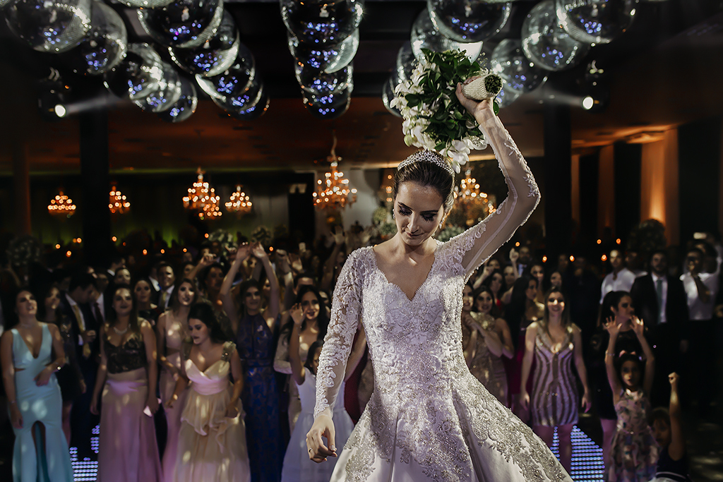 Casamento Camila Queiroz e Igor na Igreja dos Capuchinhos em Patos de Minas Fotografo Alexandre Casttro Conceito eventos Faelo Filmes Wellignton Guimaraes Stella Mendonça Banda Pagô Salao de Festas DB 