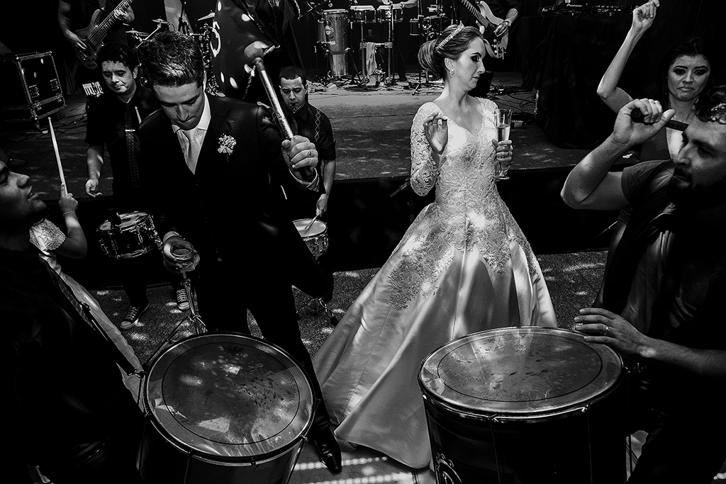 Casamento Camila Queiroz e Igor na Igreja dos Capuchinhos em Patos de Minas Fotografo Alexandre Casttro Conceito eventos Faelo Filmes Wellignton Guimaraes Stella Mendonça Banda Pagô Salao de Festas DB 
