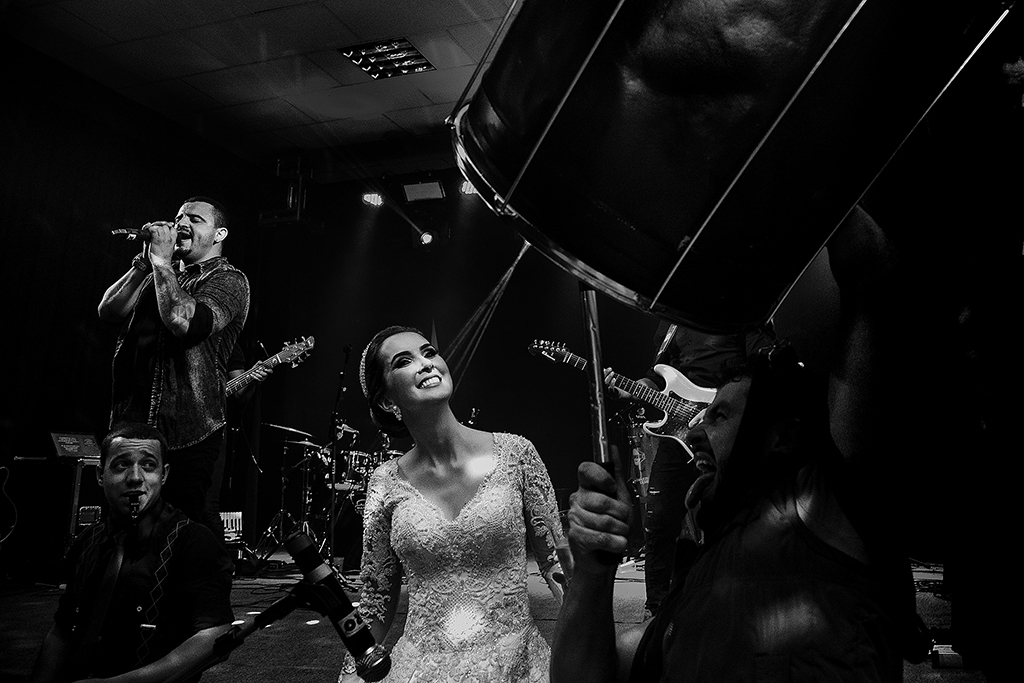 Casamento Camila Queiroz e Igor na Igreja dos Capuchinhos em Patos de Minas Fotografo Alexandre Casttro Conceito eventos Faelo Filmes Wellignton Guimaraes Stella Mendonça Banda Pagô Salao de Festas DB 