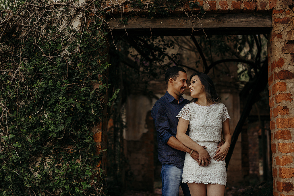 Ensaio Fotografico na cidade de Araxa MG do casal Fernanda e Sergio e fotografado por Alexnadre Casttro fotografo de patos de minas
