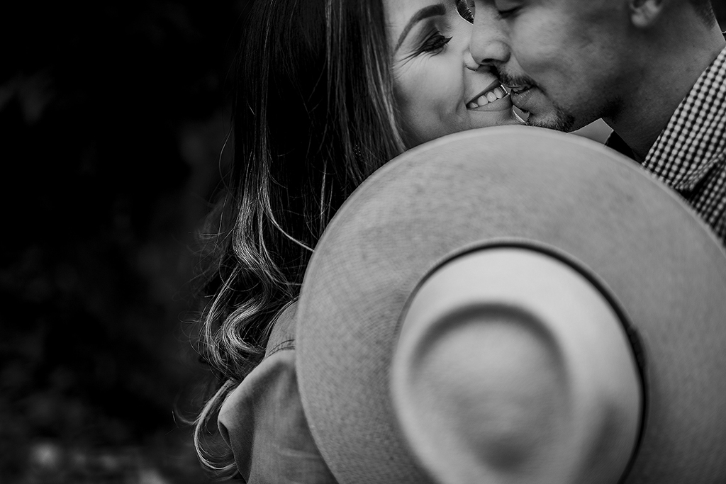 Ensaio Fotografico na cidade de Araxa MG do casal Fernanda e Sergio e fotografado por Alexnadre Casttro fotografo de patos de minas