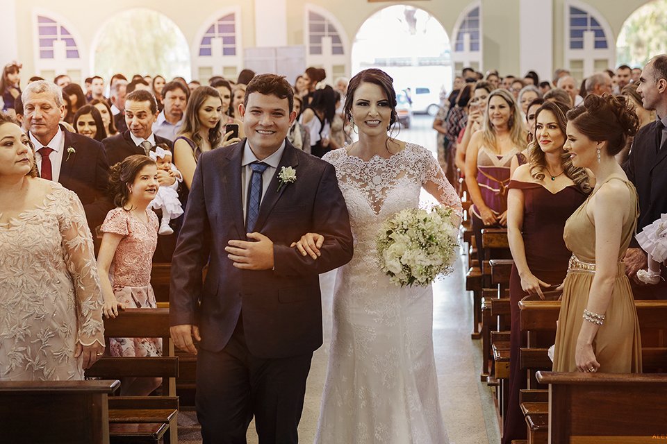 Casamento de Lucas e Juliana em Patos de Minas na Igreja do Cristo fotografo Alexandre Casttro festa na Decor fest e produçao na Stella Mendonça Fotos linda de casamento inspiração para o grande dia