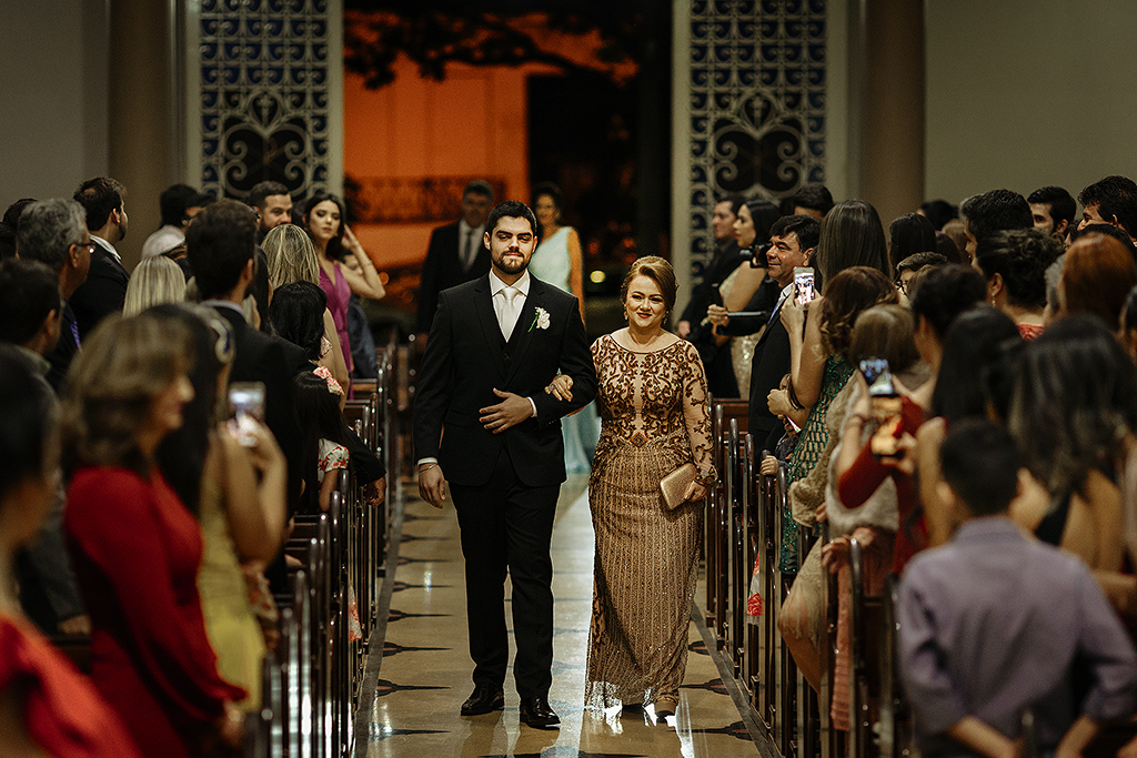 casamento heitor e isabela patos de minas fotografo alexandre casttro igreja dos capuchinhos salo de festa house fest  produçao thiago lima inspiração 