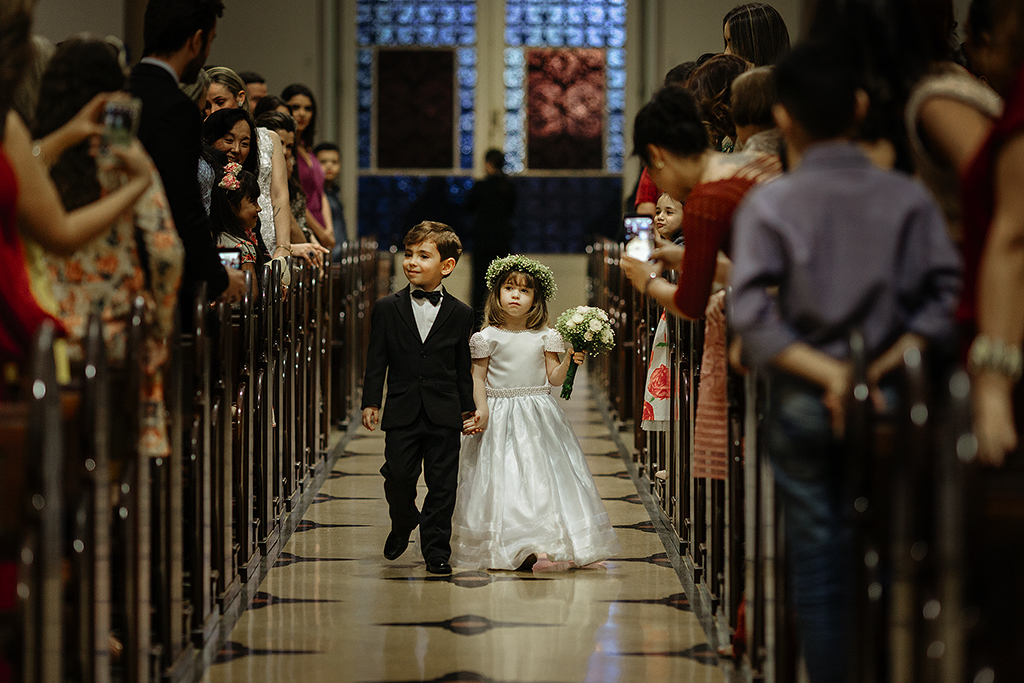 casamento heitor e isabela patos de minas fotografo alexandre casttro igreja dos capuchinhos salo de festa house fest  produçao thiago lima inspiração 