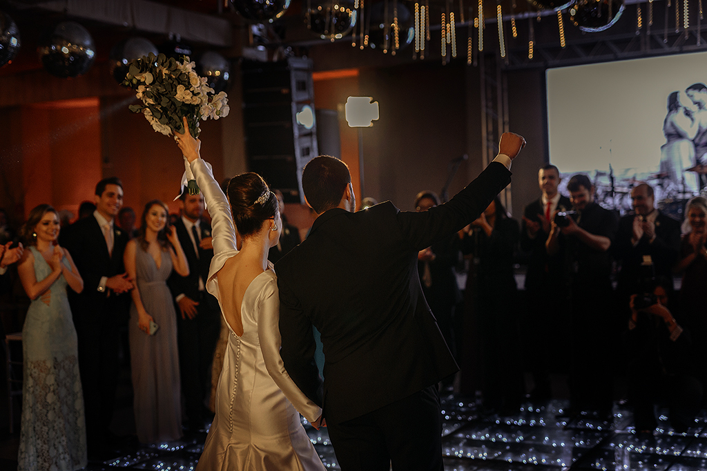 casamento heitor e isabela patos de minas fotografo alexandre casttro igreja dos capuchinhos salo de festa house fest  produçao thiago lima inspiração 