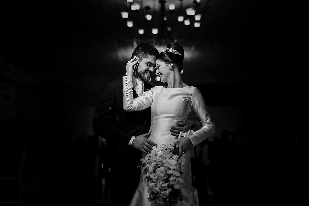 casamento heitor e isabela patos de minas fotografo alexandre casttro igreja dos capuchinhos salo de festa house fest  produçao thiago lima inspiração 