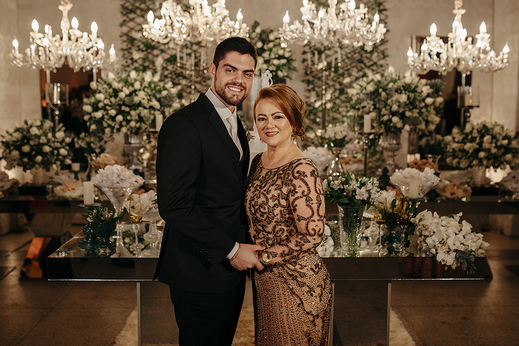 casamento heitor e isabela patos de minas fotografo alexandre casttro igreja dos capuchinhos salo de festa house fest  produçao thiago lima inspiração 