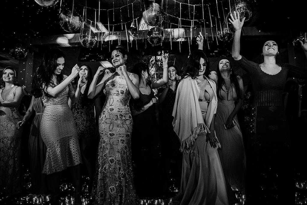 casamento heitor e isabela patos de minas fotografo alexandre casttro igreja dos capuchinhos salo de festa house fest  produçao thiago lima inspiração 