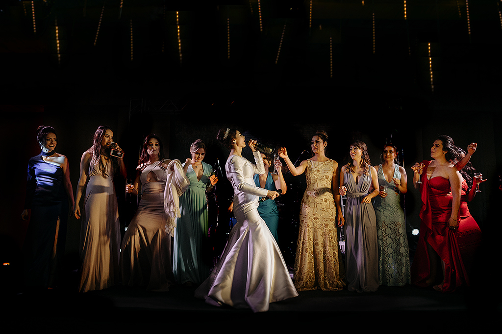 casamento heitor e isabela patos de minas fotografo alexandre casttro igreja dos capuchinhos salo de festa house fest  produçao thiago lima inspiração 