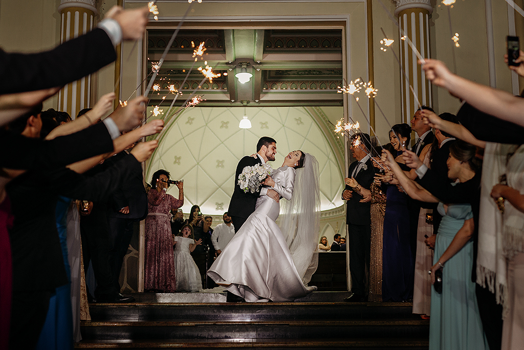 casamento heitor e isabela patos de minas fotografo alexandre casttro igreja dos capuchinhos salo de festa house fest  produçao thiago lima inspiração 