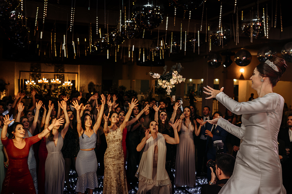 casamento heitor e isabela patos de minas fotografo alexandre casttro igreja dos capuchinhos salo de festa house fest  produçao thiago lima inspiração 