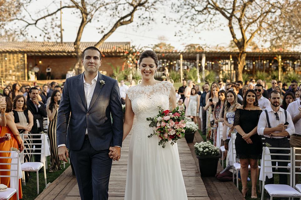 casamento no campo durante o dia na  avalom chacara fotografo alexandre casttro de patos de minas