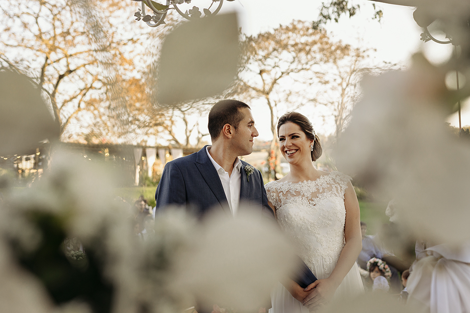 casamento no campo durante o dia na  avalom chacara fotografo alexandre casttro de patos de minas