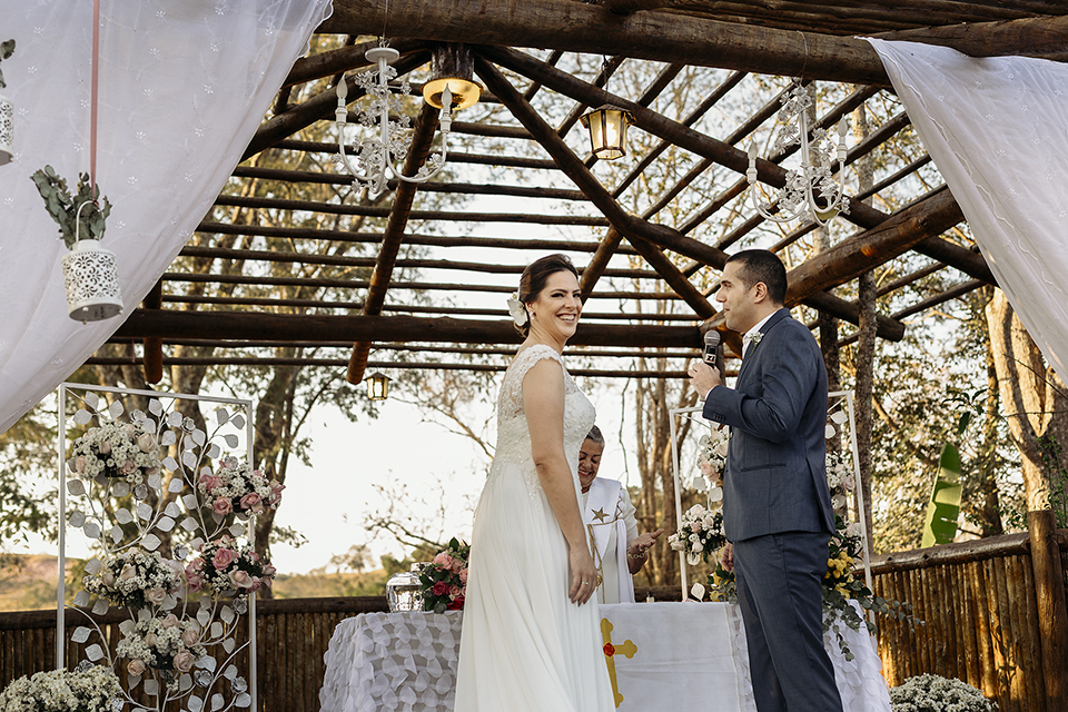 casamento no campo durante o dia na  avalom chacara fotografo alexandre casttro de patos de minas