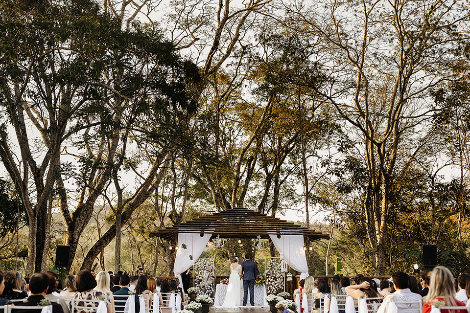 casamento no campo durante o dia na  avalom chacara fotografo alexandre casttro de patos de minas