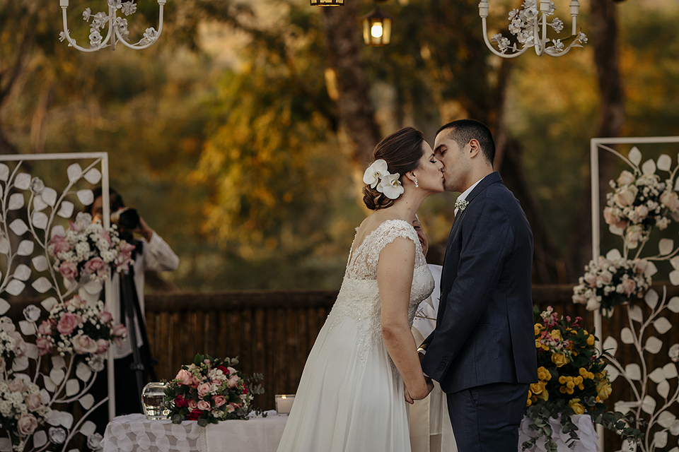 casamento no campo durante o dia na  avalom chacara fotografo alexandre casttro de patos de minas