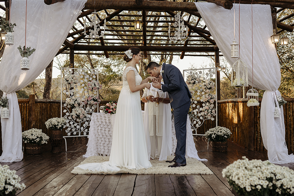 casamento no campo durante o dia na  avalom chacara fotografo alexandre casttro de patos de minas